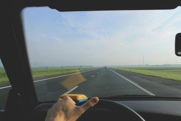 Véhicules de luxe et détecteur d'angle mort : le match